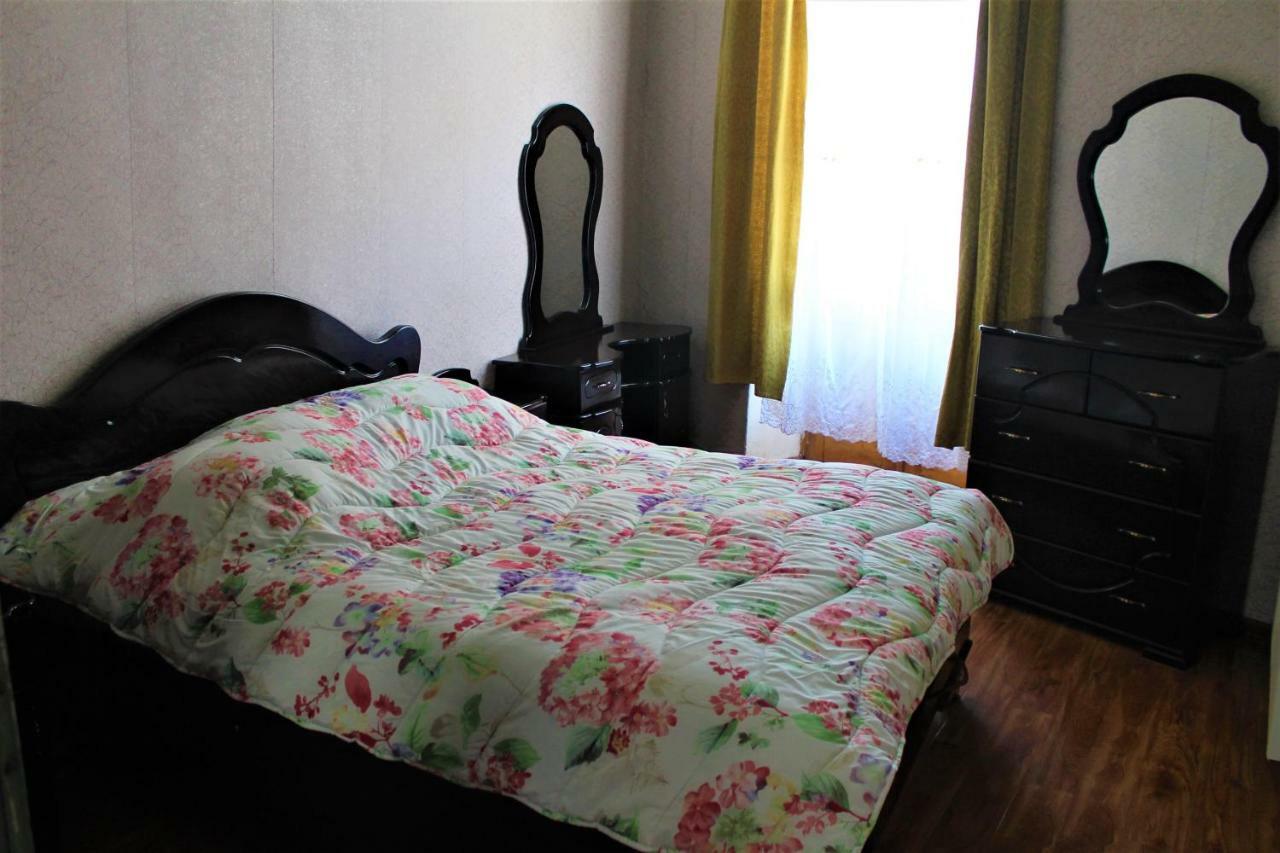 Guesthouse Medea On Pushkini 4 Kutaisi Exterior foto